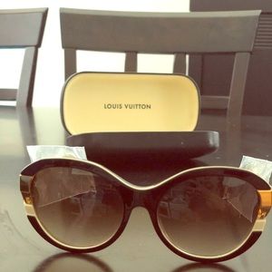 Show stopper LV sunglasses.